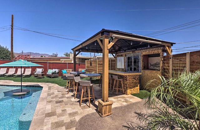 2 Mi to Lake Havasu Home with Patio and Pool
