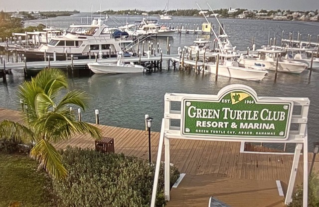 2 minute walk to Green Turtle Club/Marina. 2br, 2.5 Ba! Fully renovated 2023!