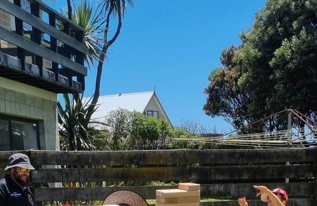 2 minutes from the beach - relax at a Kiwi Family Bach!