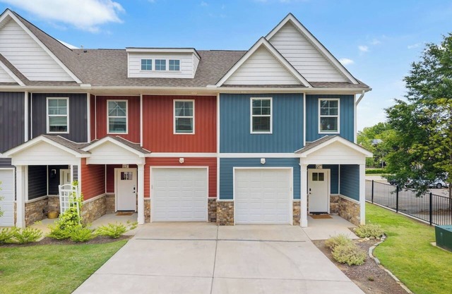 2 New Townhomes | 2024 Spartanburg Stay for 9
