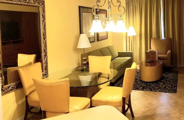 2 Nights Vegas Super Bowl Condo Sleep 8 for 950 USD; Night 3 available