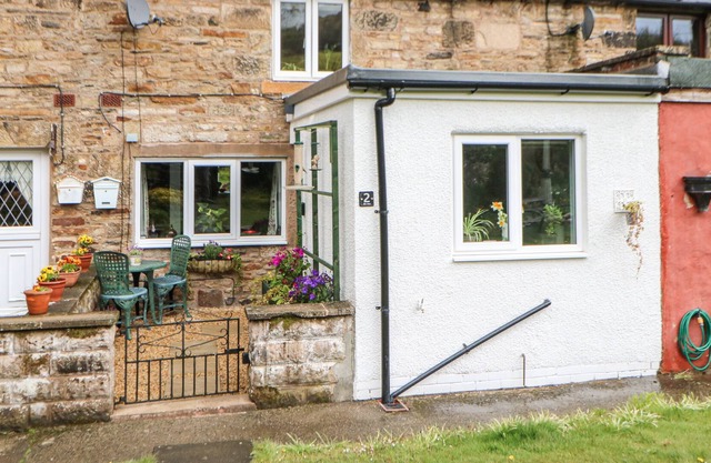 2 OLD ROW, pet friendly, with a garden in Haltwhistle