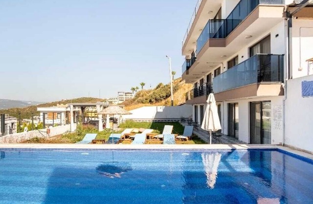2 Person, Apartment with Shared Pool - Awz 253