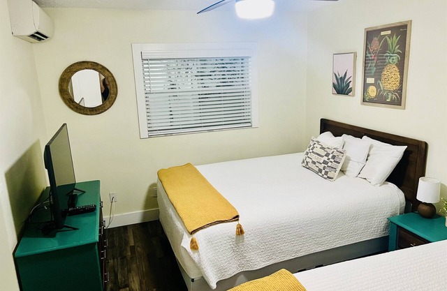 2 Queen Beds | Downtown Cozy Charm Awaits