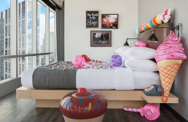 2 Queen Rooms at Moxy Boston Downtown - Pet-Friendly, Sleek & Great Location!