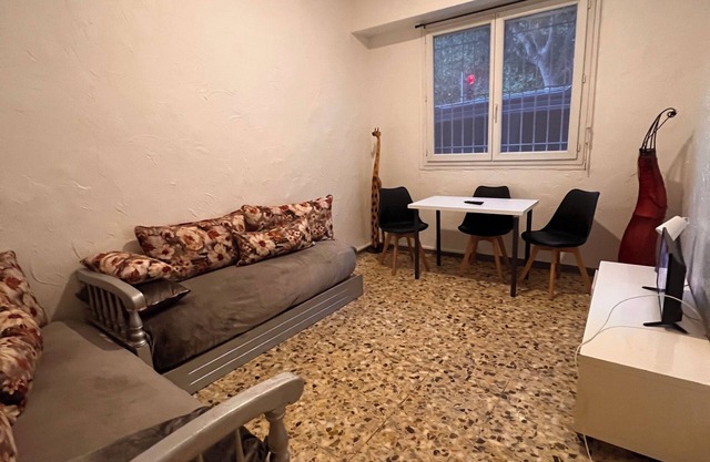 2-room apartment, 50 m2, 10-minute walk from the beach.