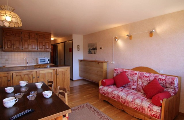 2-Room Apartment in Les Saisies - 6 People, South-Facing Balcony
