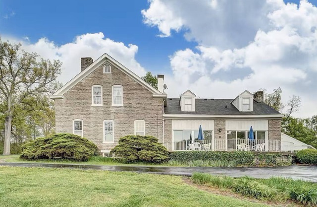 2 Spacious Homes totaling 8-bedrooms with in-ground POOL and Hot Tubs