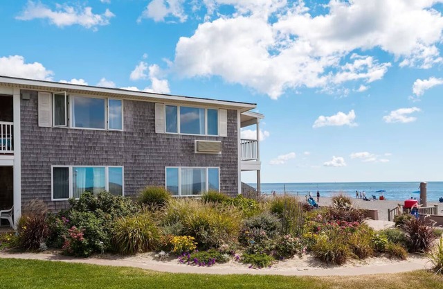 2 Spacious Rooms w/ Direct Beach Access & Indoor/Outdoor Pools Nearby