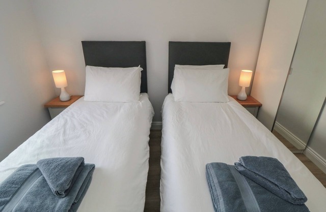 2 Staveley Cottages