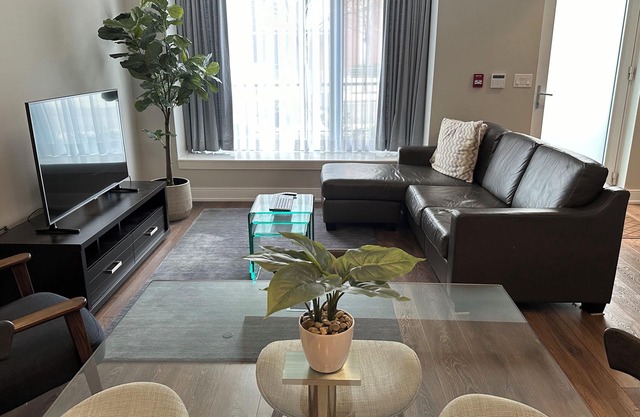 2-Storey Townhome | Downtown | Free Parking | 100% Walk Score