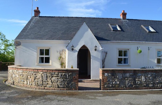 2 Tudor Lodge Cottages Manorbier