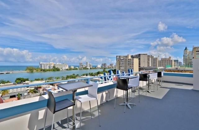 2 Units | Central Stay Near Promenade – Walk Historic Sites & Waterfront