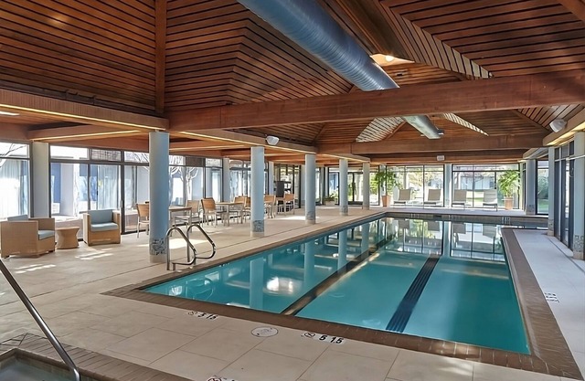 2 Units | Spacious Waterfront Stay near Berkeley Marina with Pool Access