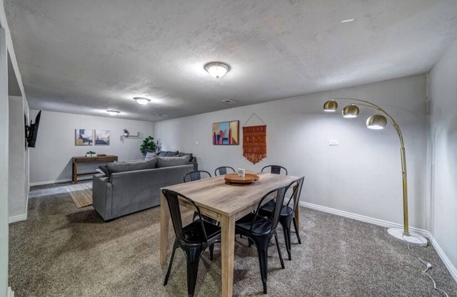 2 Units Up / Down Duplex / Fire-Pit Grill /Wi-Fi