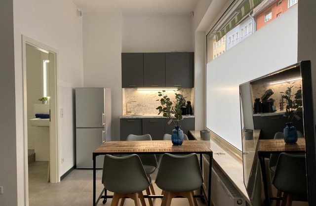 2-Zimmer-Apartment in Top-Altstadt-Lage mit Parken und Klimaanlage
