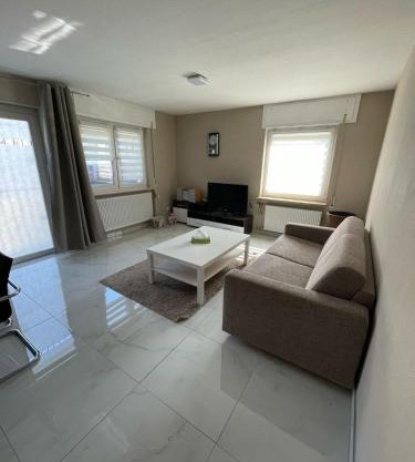 2 Zimmer Holiday Apartment in Karben mit Privatparkplatz-self Check in-15min bis Frankfurt-25min bis Flughafen