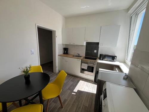 2 Zimmer Unterkunft in Zentraler Lage Wasbeker Str