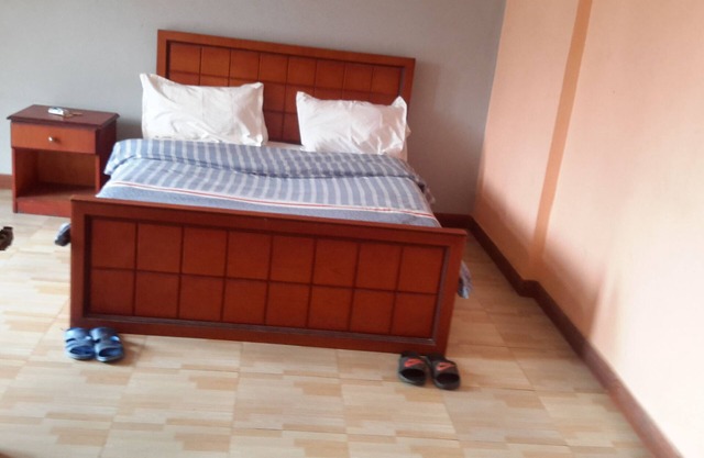 20/20 Guest House
