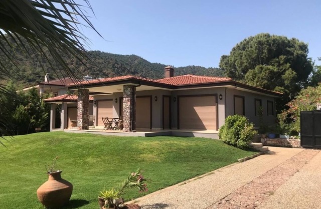 A 20 km de marmaris, esta villa ubicada en el increíble hisarönü, marmari, s