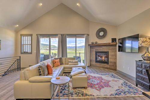 20 Mi to Winter Park Mtn-View Townhome with Balcony