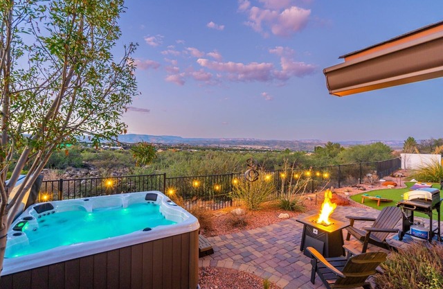 20 min to Sedona / Hot Tub Views!