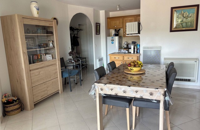 20 mns from beaches and center of St Raphaël.2 50m2 type with nice terrace.