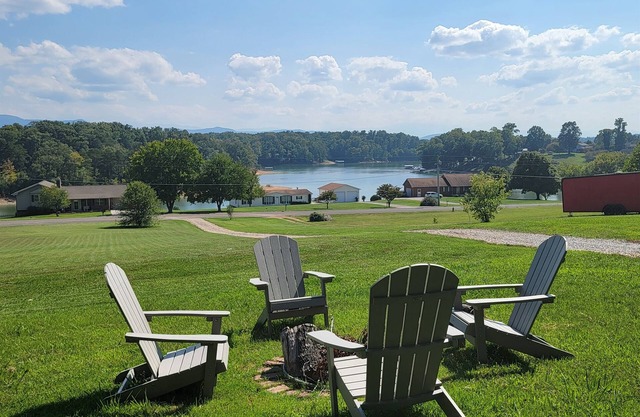 20% Off Book By 7/31 Lake & Mountain View, Hot Tub