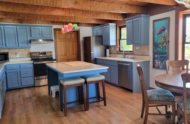 Limited Time 20% Off Book by 6/30 Peaceful Lakefront Mountain View Cabin