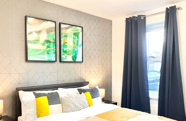 1 Bed Apt in ST Leonard's Street, Bow. 20%off on Weeklyfamilybusinessleisure