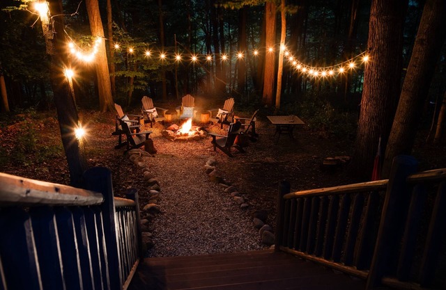 Log Cabin+Hiking+Hot Tub+Lake or River!