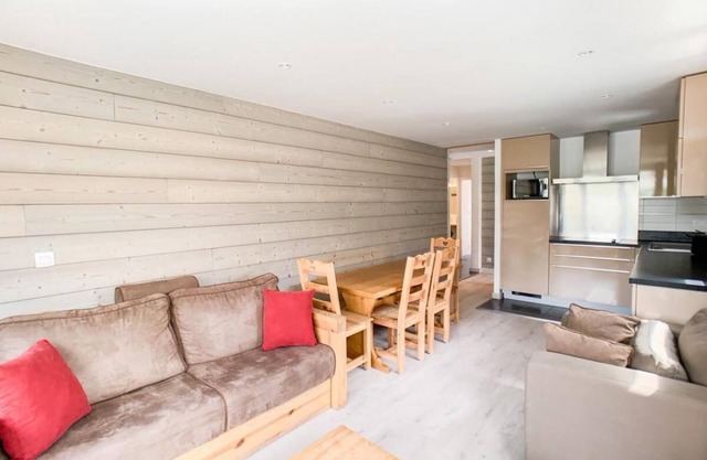 200m del centro estación, 1.o piso, balcón, tv, local para esquís, 58m², Tignes