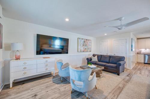 201 King Pet Friendly, 2nd Floor Barefoot