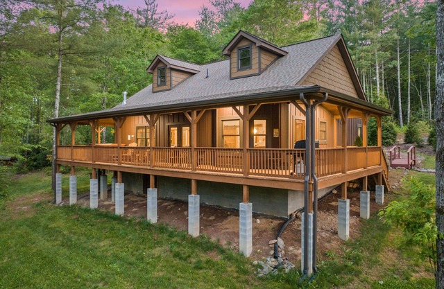 Descuento ** Casa de lujo NUEVA ** Jacuzzi a 8 millas del centro de Asheville