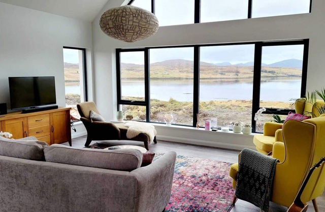 20A Kirkibost - Dog Friendly with Stunning Sea Loch Views