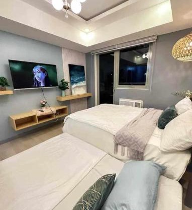 20th floor Studio with 2 BEDS,Hi-Speed WIFI, NETFLIX,WIFI,YTpremium,Games,Washer,Kitchen,HIghFloor,BALCONY