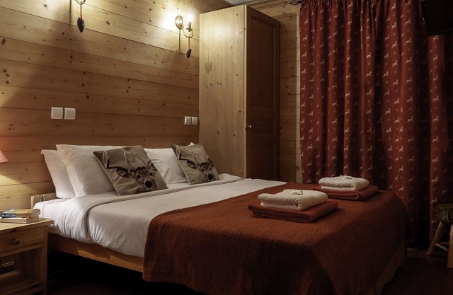 Chalet de 21 camas con jacuzzi, sauna y mesa de billar.