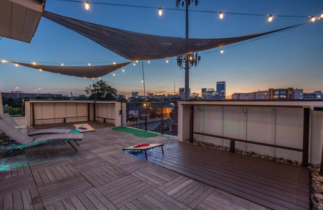 21 Bed Downtown Luxury Bachelorette w Rooftop