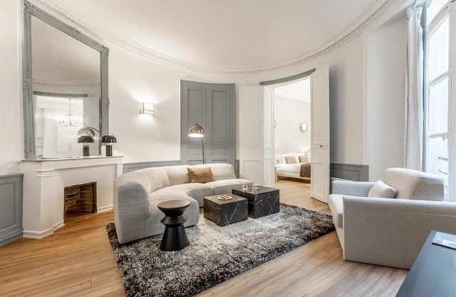 21#Opera#Louvre#Paris02#2bedrooms#AC