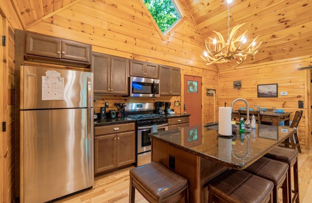 210 Cubs In The Treetops 2 Bedroom Home by RedAwning