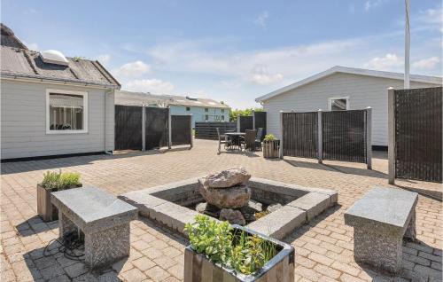 22-Bedroom Holiday Home In Henne
