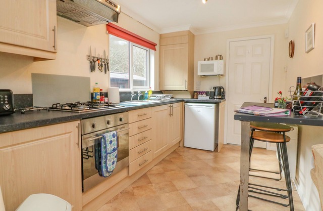 22 Dos patitos, LYNTON