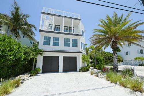 2201 AVE C home