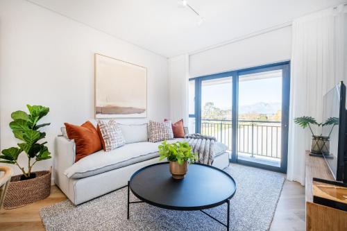 225 Paarl - Lux Modern 2 Bedroom Apartment with Parking