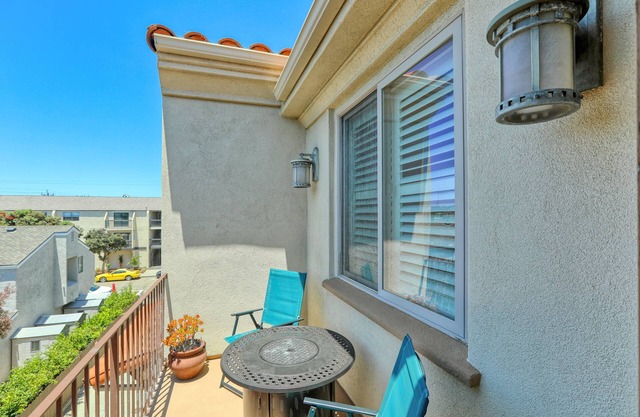 236 Ocean View 2 Bedroom Condo by RedAwning