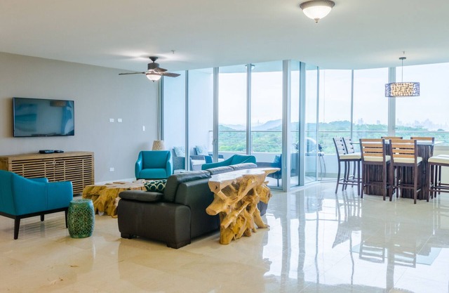 Espectacular Penthouse de 23o con Vista al Mar