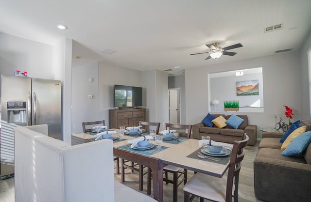 2400SqFt House 6beds 3bath Pool table BBQ