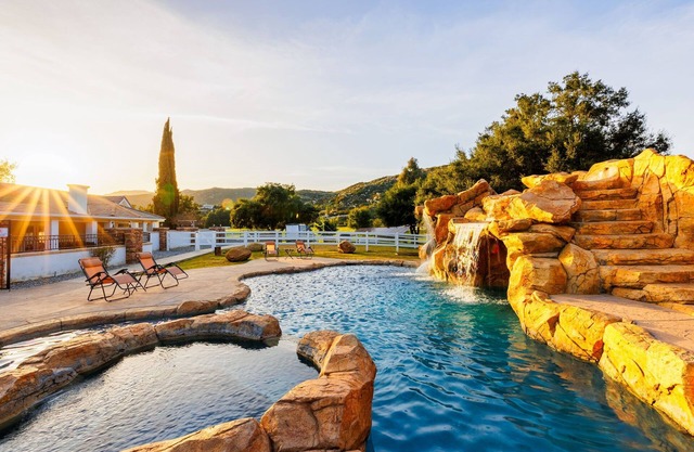 15% Off August- Amazing Pool,Spa,Volleyball,Views!