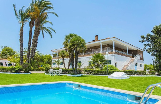 250 Finca CODOVI - Alicante Holiday