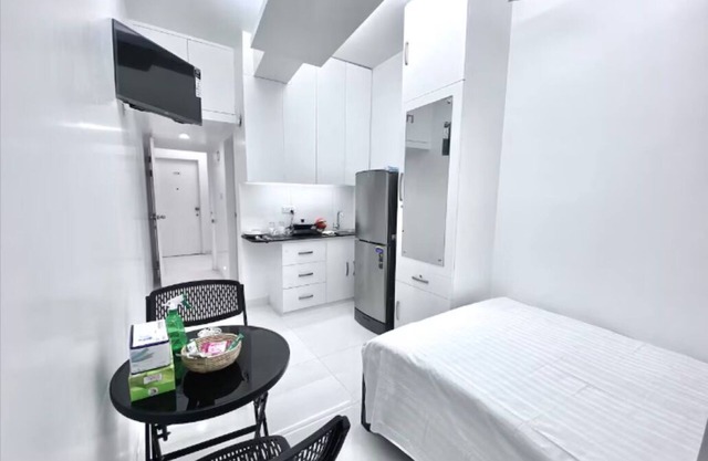 250 sq.ft 2 Studio Apt, Pool & Sauna, Bashundhara